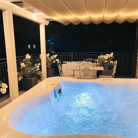 Apartment Dimora Di Charme Peschiera del Garda